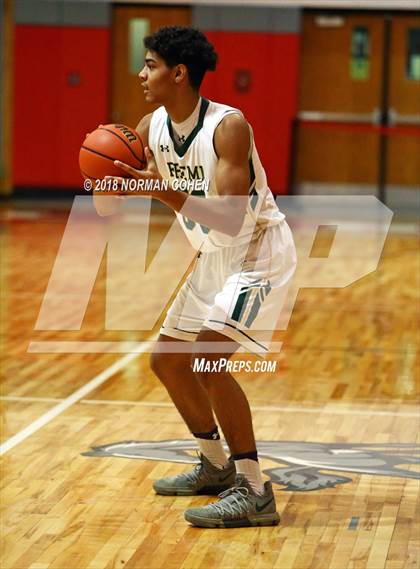 Thumbnail 2 in Fremd vs. Mundelein photogallery.