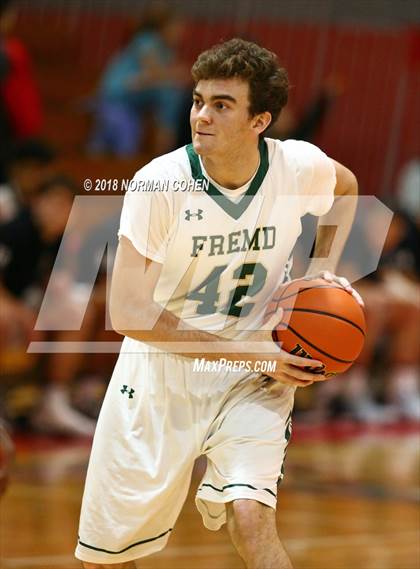 Thumbnail 2 in Fremd vs. Mundelein photogallery.