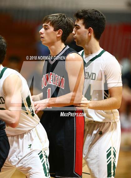 Thumbnail 2 in Fremd vs. Mundelein photogallery.