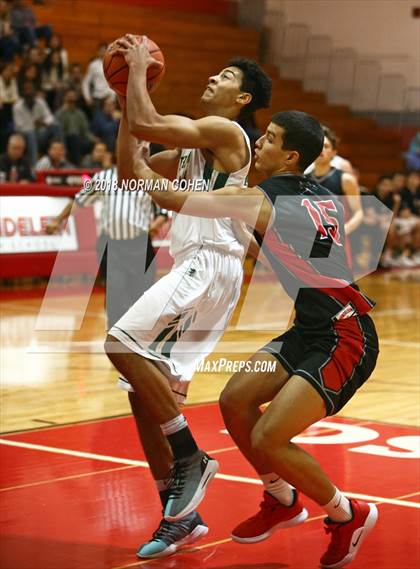 Thumbnail 2 in Fremd vs. Mundelein photogallery.