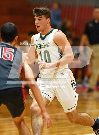 Thumbnail 3 in Fremd vs. Mundelein photogallery.