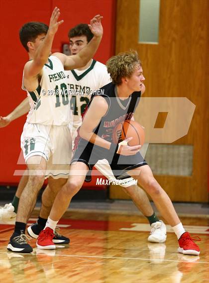 Thumbnail 2 in Fremd vs. Mundelein photogallery.