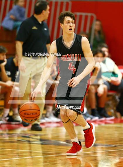Thumbnail 3 in Fremd vs. Mundelein photogallery.
