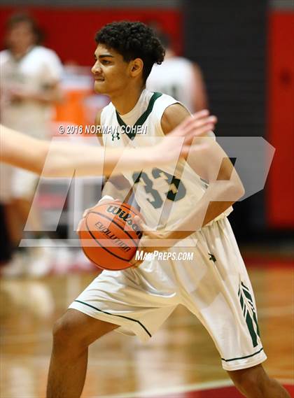Thumbnail 2 in Fremd vs. Mundelein photogallery.