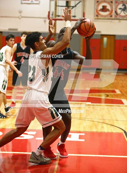 Thumbnail 2 in Fremd vs. Mundelein photogallery.