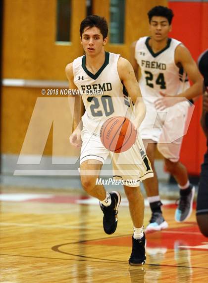 Thumbnail 3 in Fremd vs. Mundelein photogallery.