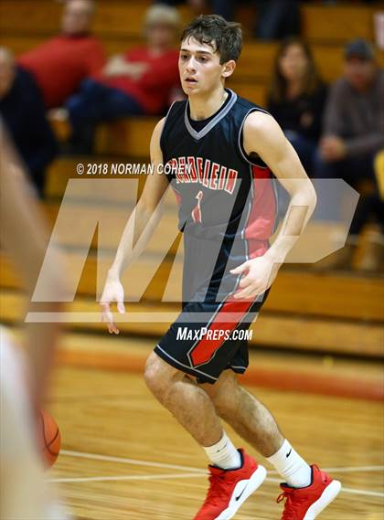 Thumbnail 3 in Fremd vs. Mundelein photogallery.