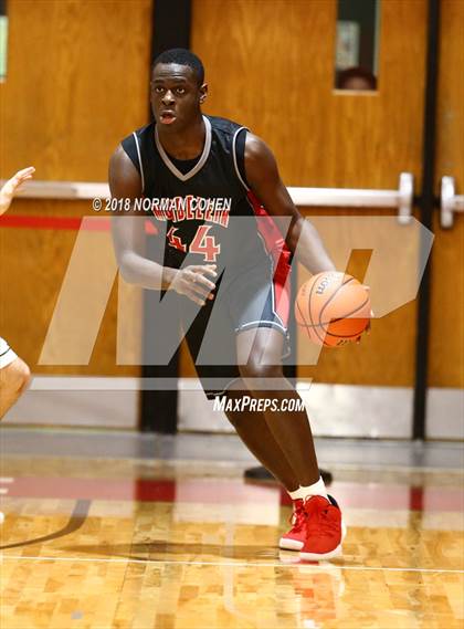 Thumbnail 1 in Fremd vs. Mundelein photogallery.