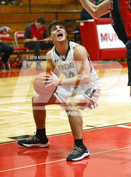 Thumbnail 3 in Fremd vs. Mundelein photogallery.