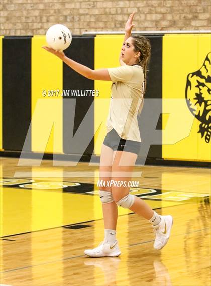 Thumbnail 3 in Chaparral vs. Queen Creek (AIA 5A Semifinal)  photogallery.