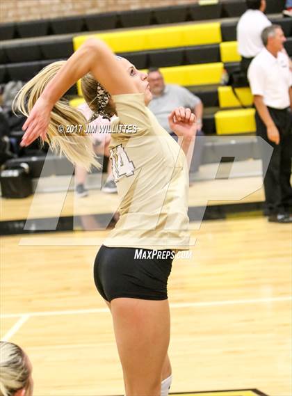 Thumbnail 2 in Chaparral vs. Queen Creek (AIA 5A Semifinal)  photogallery.
