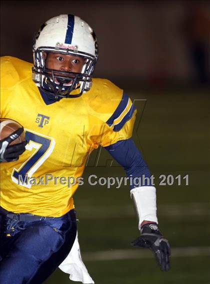 Thumbnail 3 in A&M Consolidated vs. Stony Point (5A Region 2 Regional Playoffs) photogallery.
