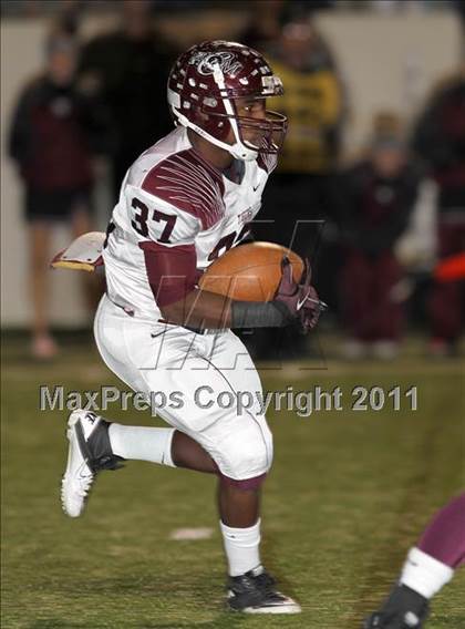 Thumbnail 3 in A&M Consolidated vs. Stony Point (5A Region 2 Regional Playoffs) photogallery.