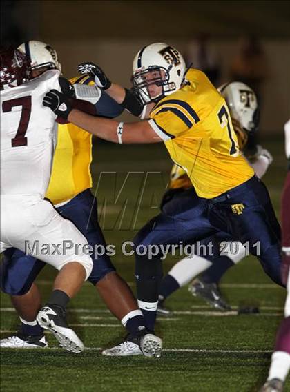 Thumbnail 2 in A&M Consolidated vs. Stony Point (5A Region 2 Regional Playoffs) photogallery.