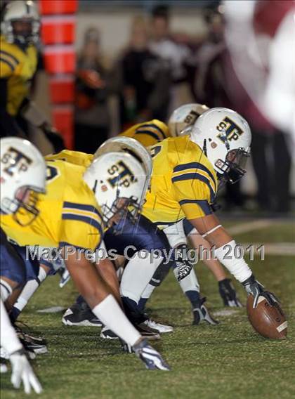 Thumbnail 2 in A&M Consolidated vs. Stony Point (5A Region 2 Regional Playoffs) photogallery.