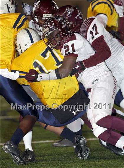 Thumbnail 3 in A&M Consolidated vs. Stony Point (5A Region 2 Regional Playoffs) photogallery.