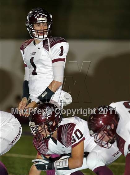 Thumbnail 3 in A&M Consolidated vs. Stony Point (5A Region 2 Regional Playoffs) photogallery.