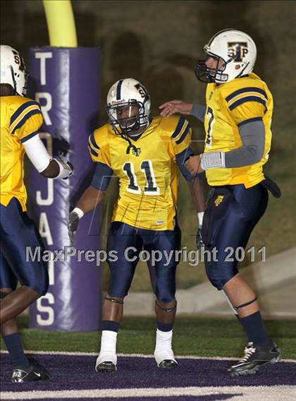 Thumbnail 2 in A&M Consolidated vs. Stony Point (5A Region 2 Regional Playoffs) photogallery.