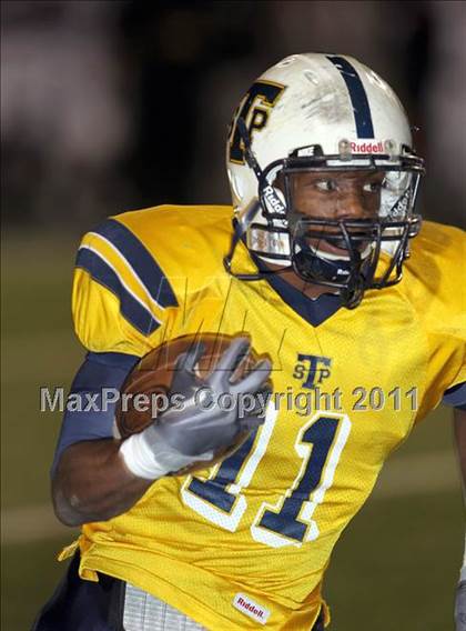 Thumbnail 3 in A&M Consolidated vs. Stony Point (5A Region 2 Regional Playoffs) photogallery.