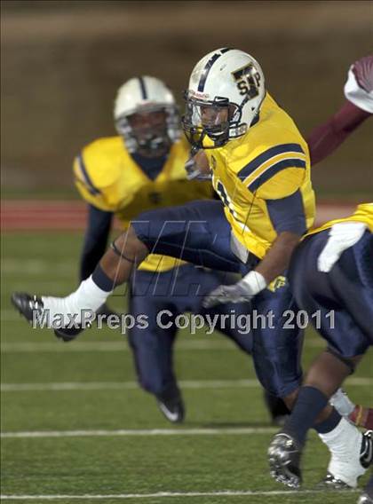 Thumbnail 1 in A&M Consolidated vs. Stony Point (5A Region 2 Regional Playoffs) photogallery.