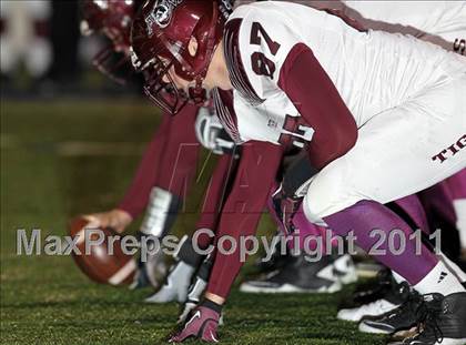 Thumbnail 2 in A&M Consolidated vs. Stony Point (5A Region 2 Regional Playoffs) photogallery.