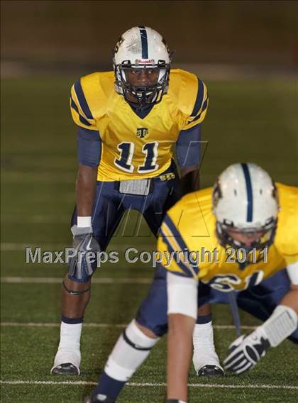 Thumbnail 1 in A&M Consolidated vs. Stony Point (5A Region 2 Regional Playoffs) photogallery.