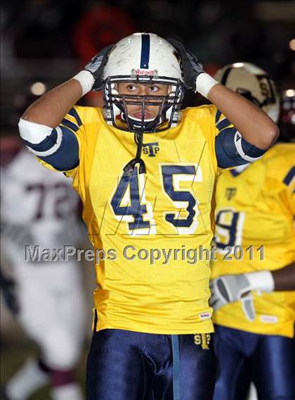 Thumbnail 3 in A&M Consolidated vs. Stony Point (5A Region 2 Regional Playoffs) photogallery.
