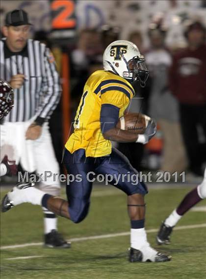 Thumbnail 3 in A&M Consolidated vs. Stony Point (5A Region 2 Regional Playoffs) photogallery.