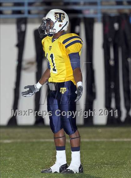 Thumbnail 1 in A&M Consolidated vs. Stony Point (5A Region 2 Regional Playoffs) photogallery.
