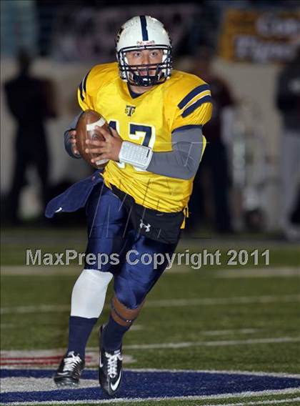 Thumbnail 3 in A&M Consolidated vs. Stony Point (5A Region 2 Regional Playoffs) photogallery.