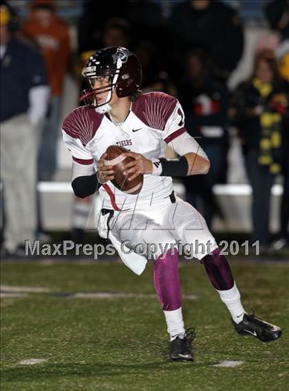 Thumbnail 3 in A&M Consolidated vs. Stony Point (5A Region 2 Regional Playoffs) photogallery.