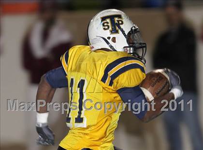Thumbnail 1 in A&M Consolidated vs. Stony Point (5A Region 2 Regional Playoffs) photogallery.