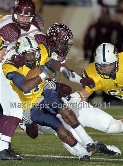 Thumbnail 3 in A&M Consolidated vs. Stony Point (5A Region 2 Regional Playoffs) photogallery.