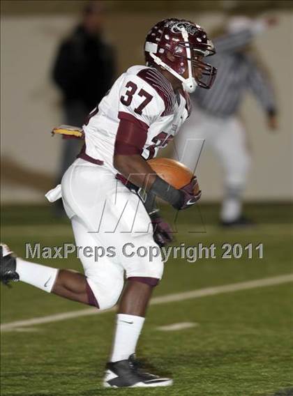 Thumbnail 2 in A&M Consolidated vs. Stony Point (5A Region 2 Regional Playoffs) photogallery.
