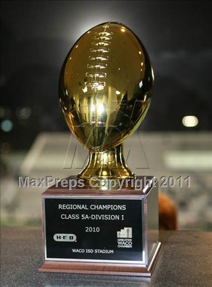 Thumbnail 2 in A&M Consolidated vs. Stony Point (5A Region 2 Regional Playoffs) photogallery.