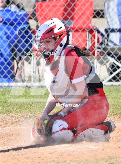 Thumbnail 1 in Lipan vs Mineral Wells (Millsap Tournament) photogallery.
