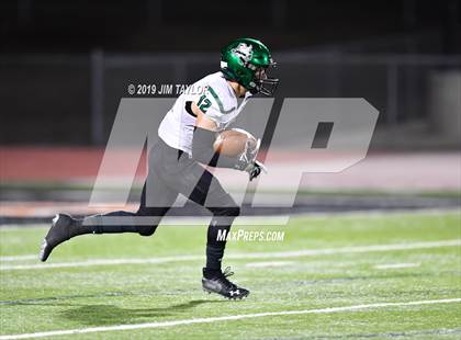 Thumbnail 2 in Iowa Park vs. Ferris (UIL 4A  Bi-District) photogallery.