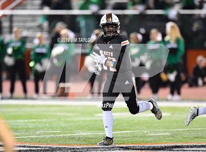 Thumbnail 3 in Iowa Park vs. Ferris (UIL 4A  Bi-District) photogallery.