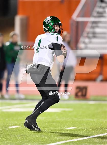 Thumbnail 3 in Iowa Park vs. Ferris (UIL 4A  Bi-District) photogallery.