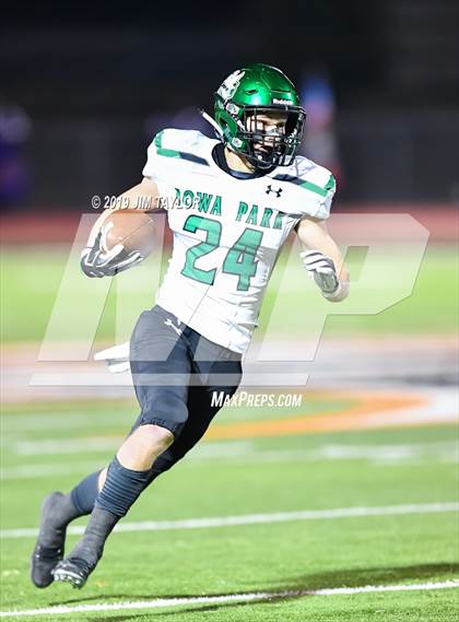 Thumbnail 3 in Iowa Park vs. Ferris (UIL 4A  Bi-District) photogallery.