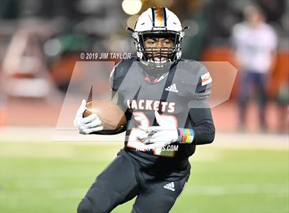 Thumbnail 2 in Iowa Park vs. Ferris (UIL 4A  Bi-District) photogallery.
