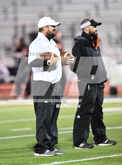 Thumbnail 1 in Iowa Park vs. Ferris (UIL 4A  Bi-District) photogallery.