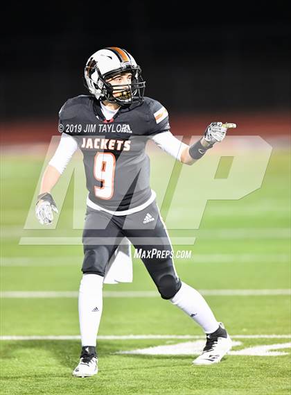Thumbnail 1 in Iowa Park vs. Ferris (UIL 4A  Bi-District) photogallery.