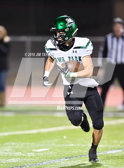Thumbnail 1 in Iowa Park vs. Ferris (UIL 4A  Bi-District) photogallery.