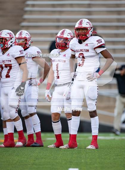 Thumbnail 2 in Wellington vs Vega (UIL 2A Bi-District Playoff) photogallery.