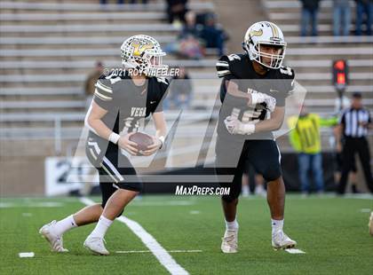 Thumbnail 1 in Wellington vs Vega (UIL 2A Bi-District Playoff) photogallery.