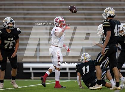 Thumbnail 1 in Wellington vs Vega (UIL 2A Bi-District Playoff) photogallery.