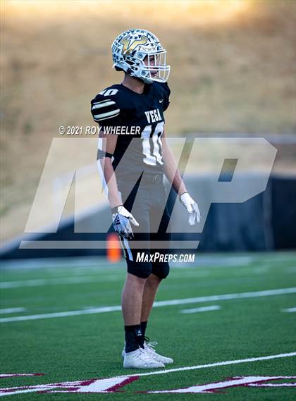 Thumbnail 3 in Wellington vs Vega (UIL 2A Bi-District Playoff) photogallery.