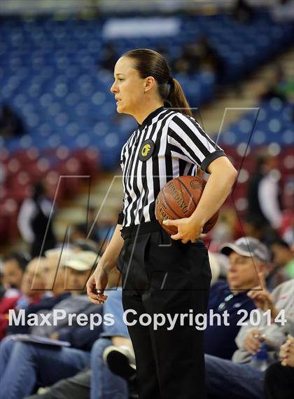 Thumbnail 2 in Chaminade vs Archbishop Mitty (CIF State D2 Final) photogallery.