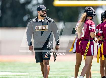 Thumbnail 2 in Oxnard vs. Westlake photogallery.